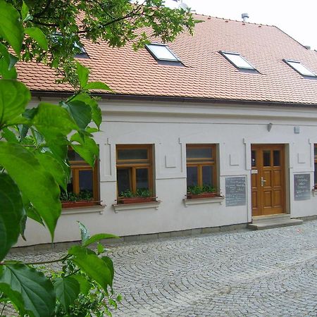 Penzion A Caferestaurant U Lavky Хрудім Екстер'єр фото